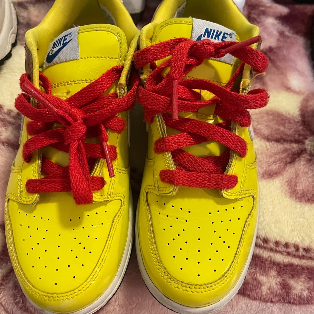 Nike spongebobs 2Y